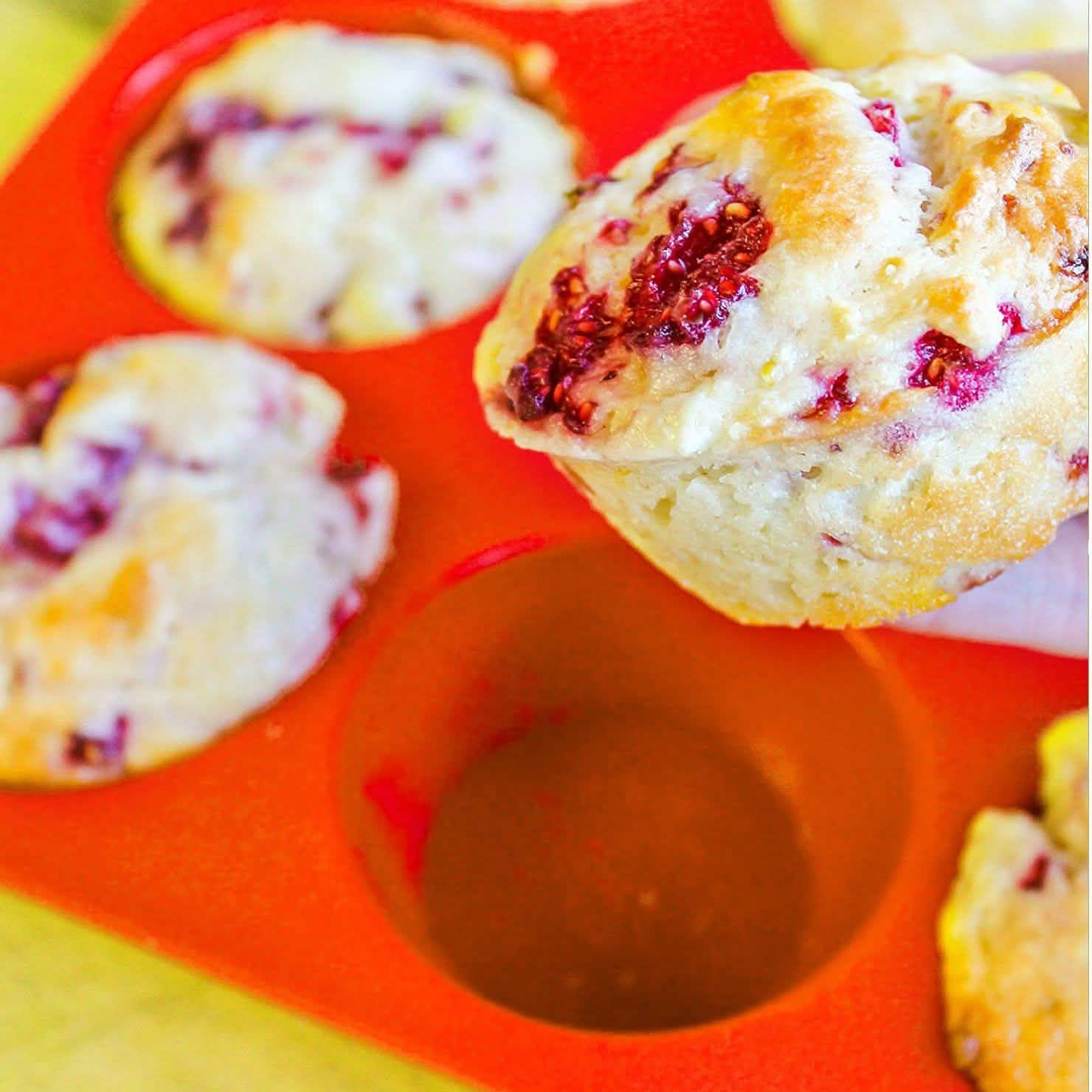 12 Cup Non-Stick Cupcakes Muffin Baking Pan Silicone Mold