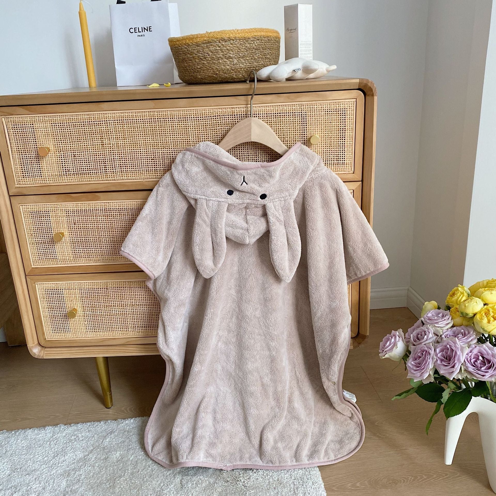 Trendy Rabbit Cartoon Bathrobes For Girls Boys Unisex Soft Hooded And Comfortable Kids Vintage Design Bathrobes