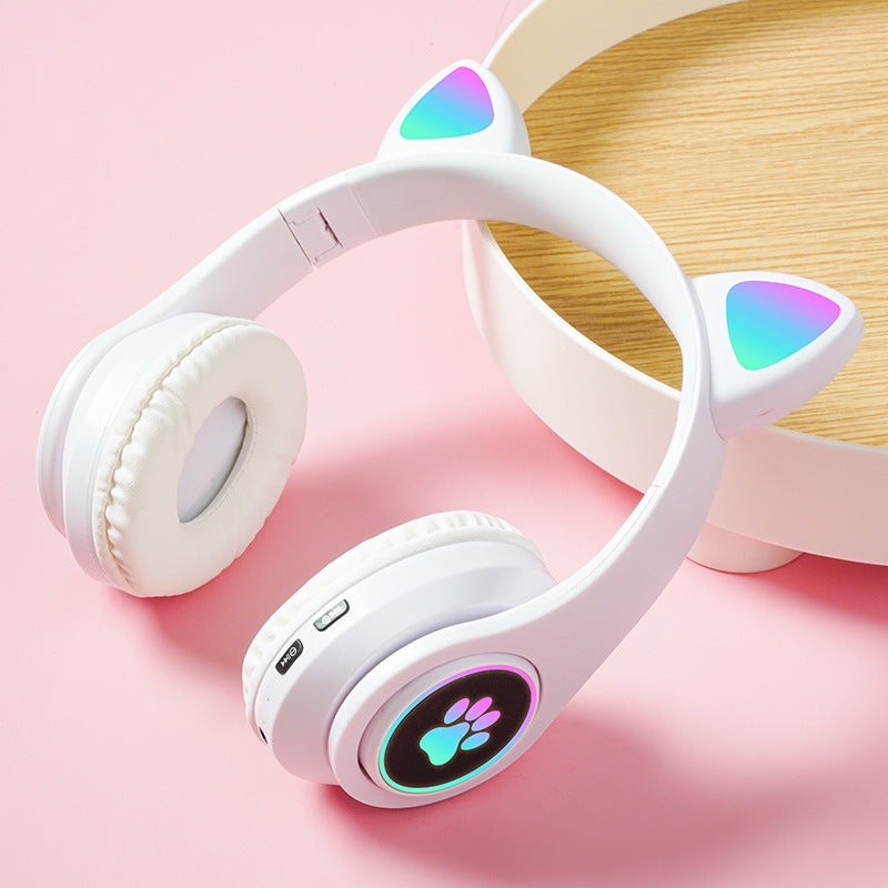 Interesting New Kids Headphones Wireless Bluetooth In Cat Ears Headphones Style With Noise Reduction Live Breathing Lights Glare and LED Lights