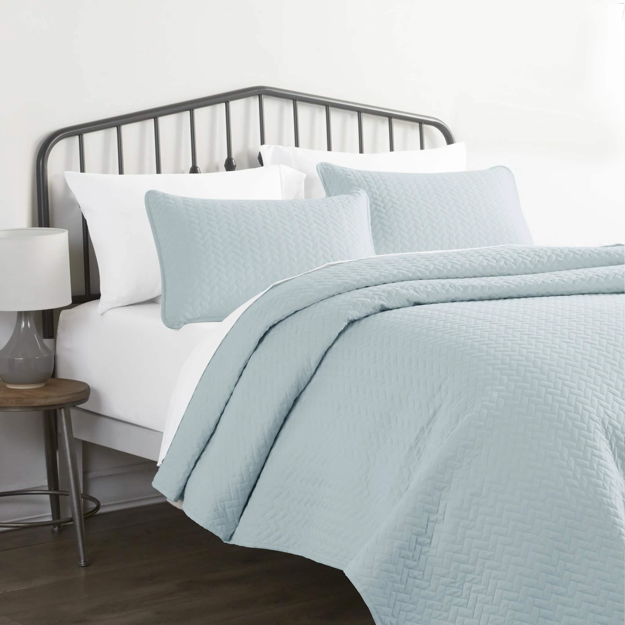 3-Piece Set: Herring Quilted Coverlet