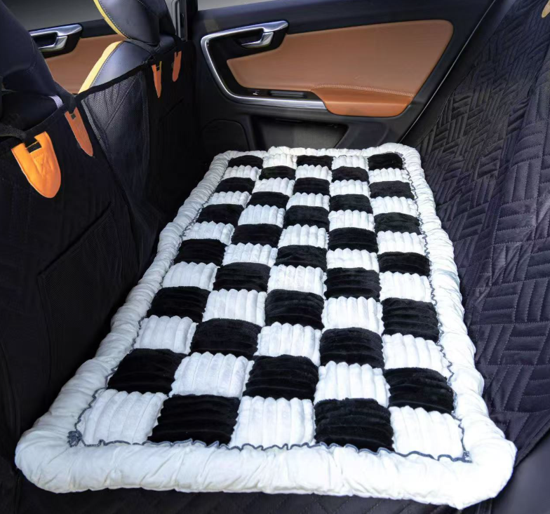 Sleeping Car Mat Pet Thickened Seat Pad Car Back Seat Checkered Dog Bed In Stock Factory Wholesale - EveryNest