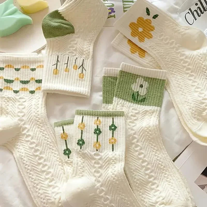 5-Pairs: Stylish Retro Floral Socks
