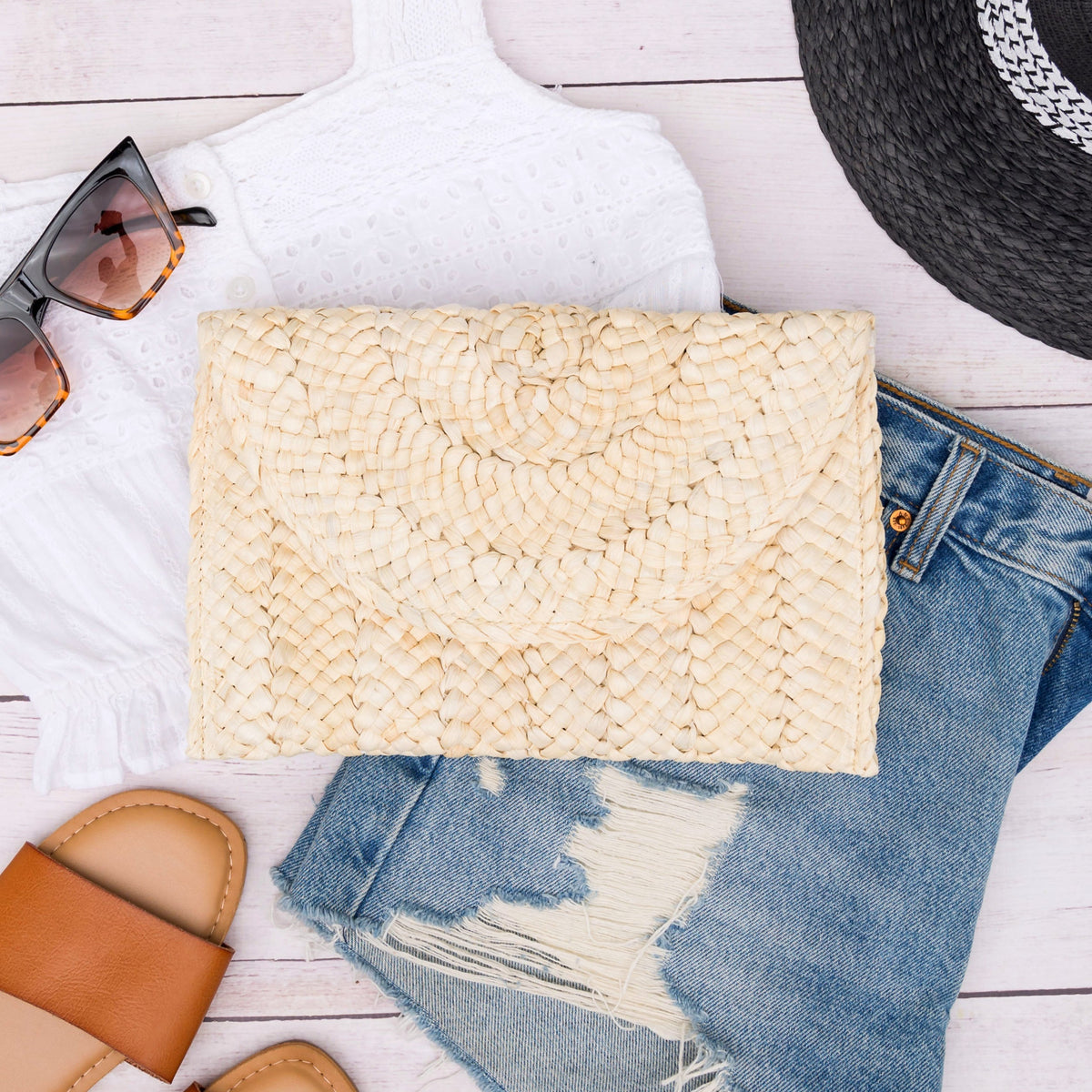 Foldover Straw Clutch - EveryNest
