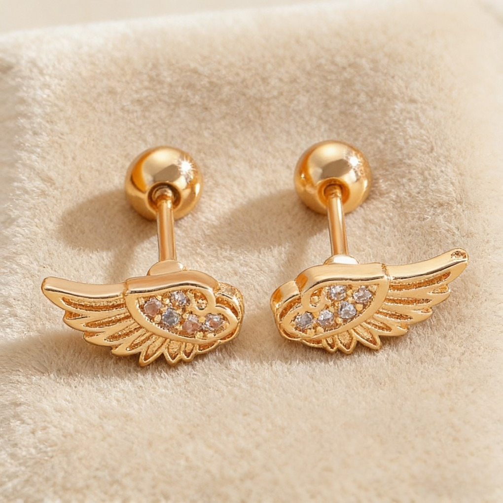 Sweet Edgy Angel Wing Ear Cuff