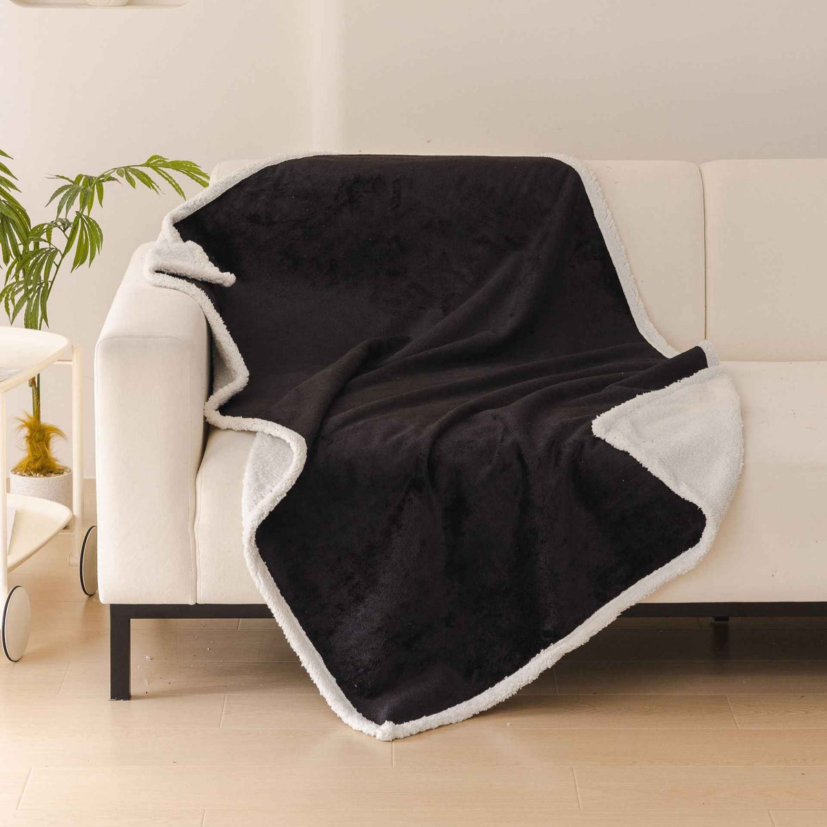 Pet waterproof blanket flannel comfortable cotton fleece Sherpa thick pet blanket