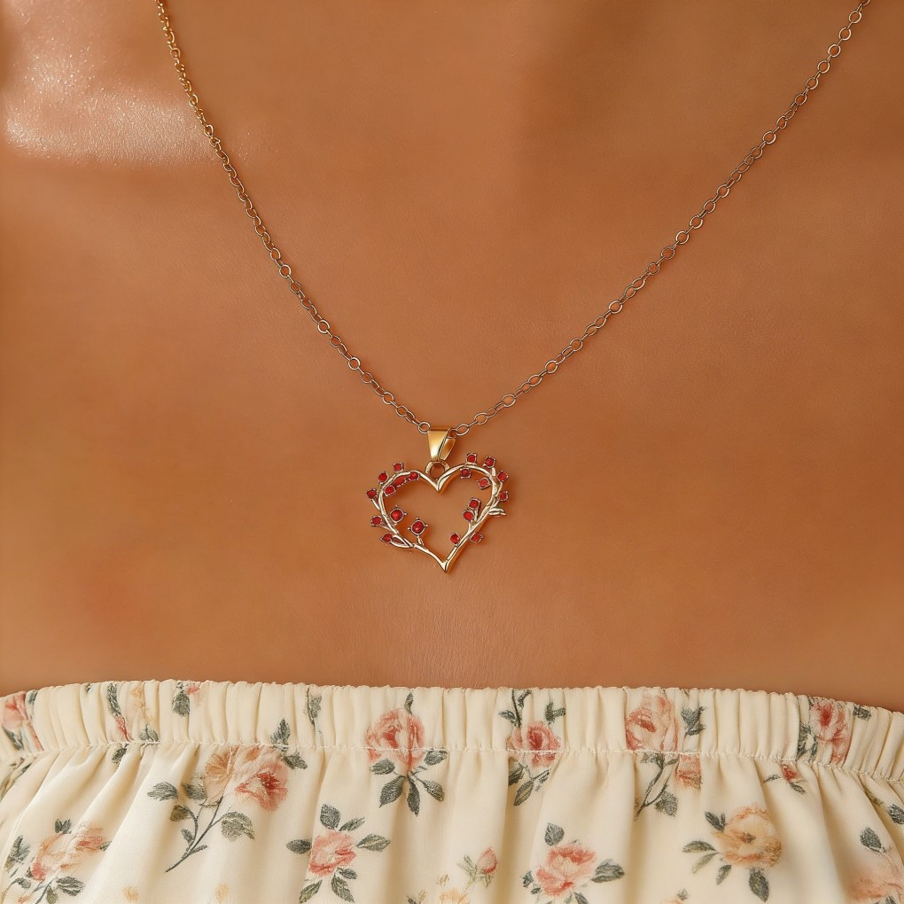 Sweet Branch & Heart Wreath Hollow Necklace
