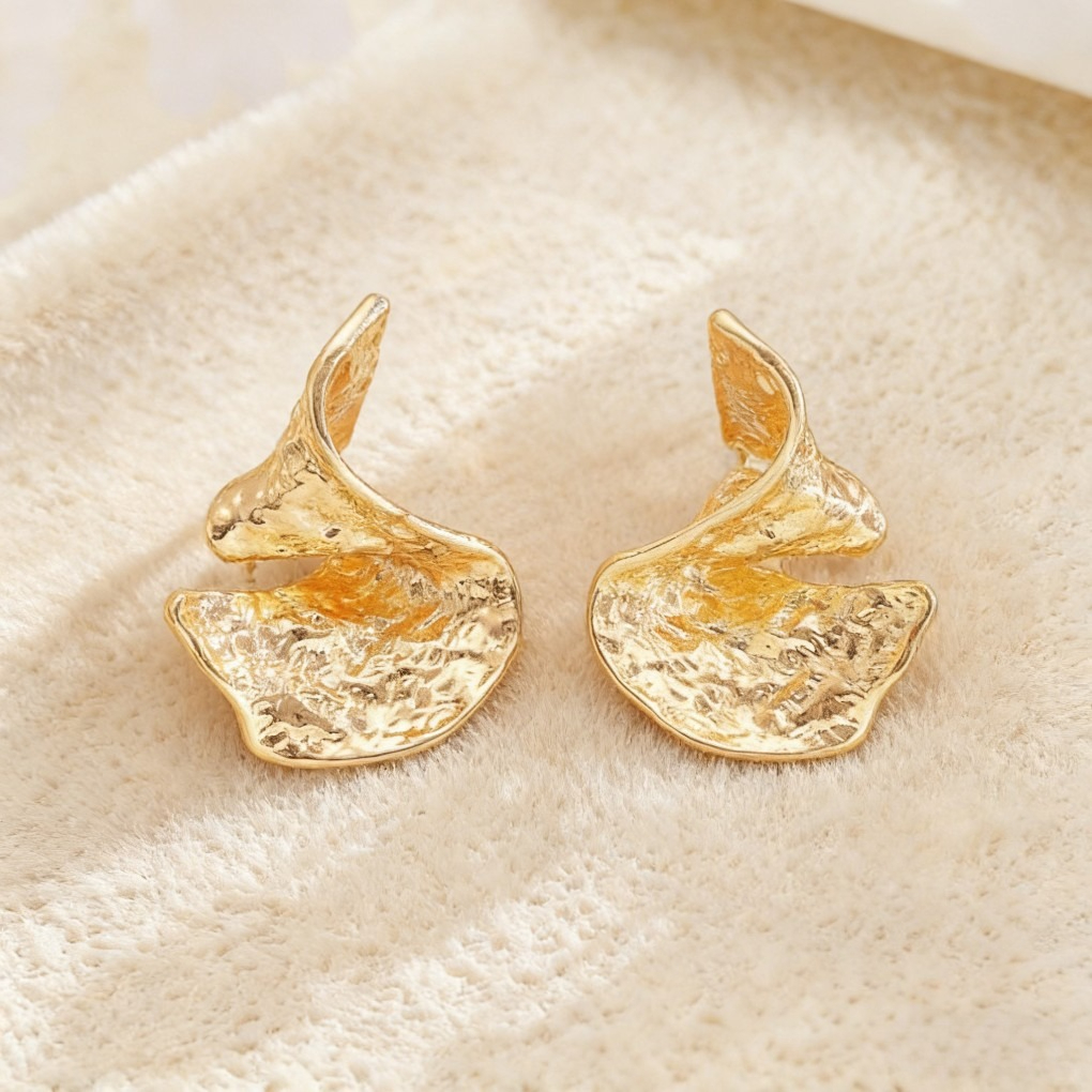Trendy Chanel-Style Vintage Geometric Twisted Earrings