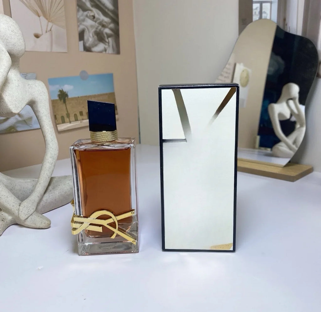 Luxury Long Lasting Perfume for Women in All Sie 30ml 50ml 90ml Wholesale
