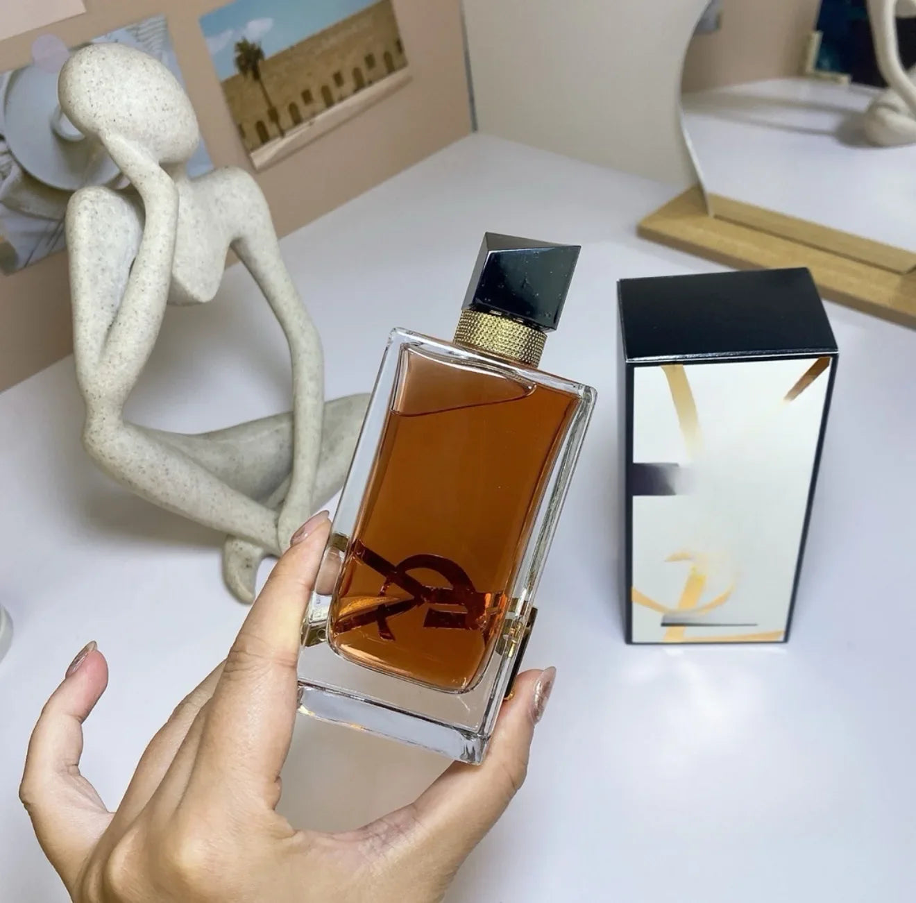 Luxury Long Lasting Perfume for Women in All Sie 30ml 50ml 90ml Wholesale