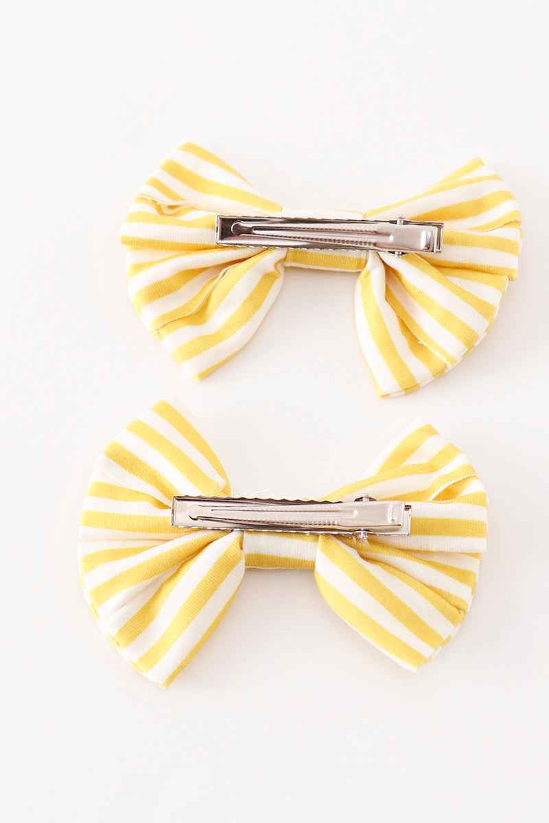 Gold piggie hair bow