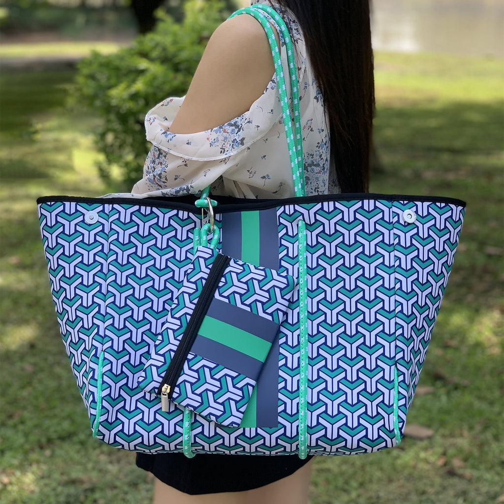 Camo Leopard Black Print Beach Tote – Women’s Neoprene Travel Bag, Diving Fabric Casual Handbag