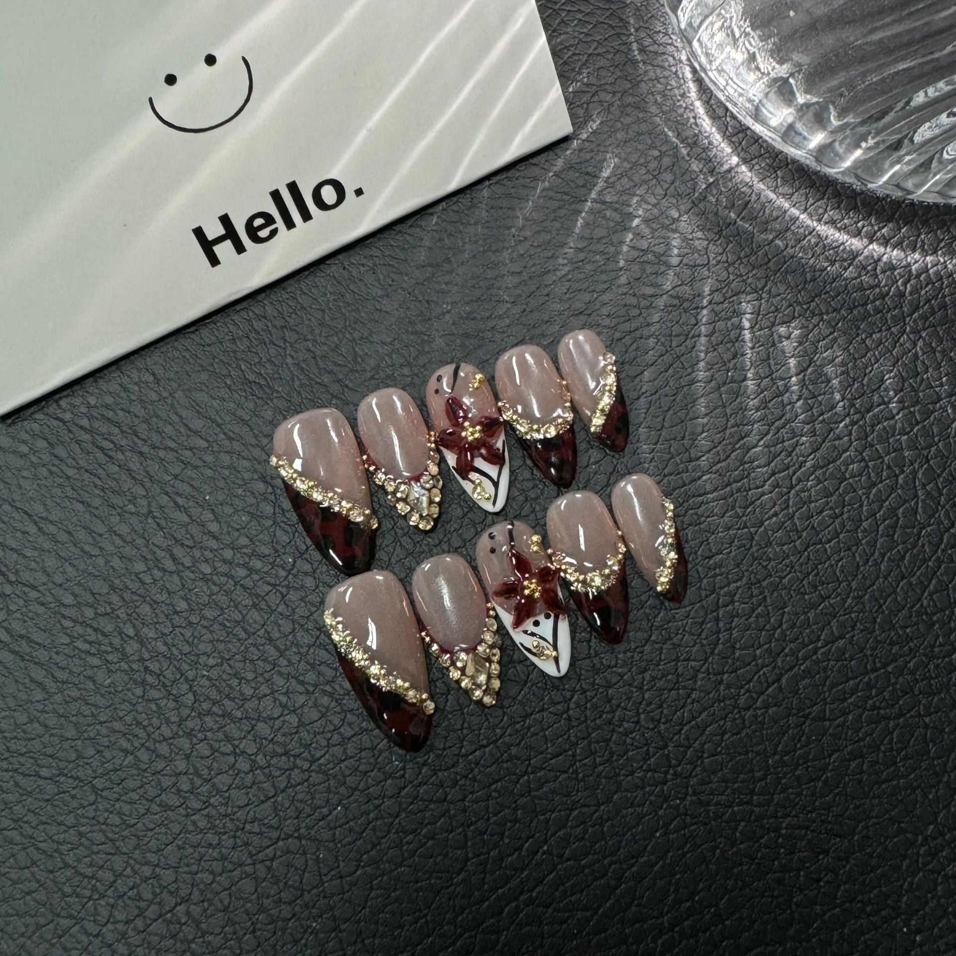 Hot Sale Hand Painted 3D Carving White Premium Medium and Long Press on Nails