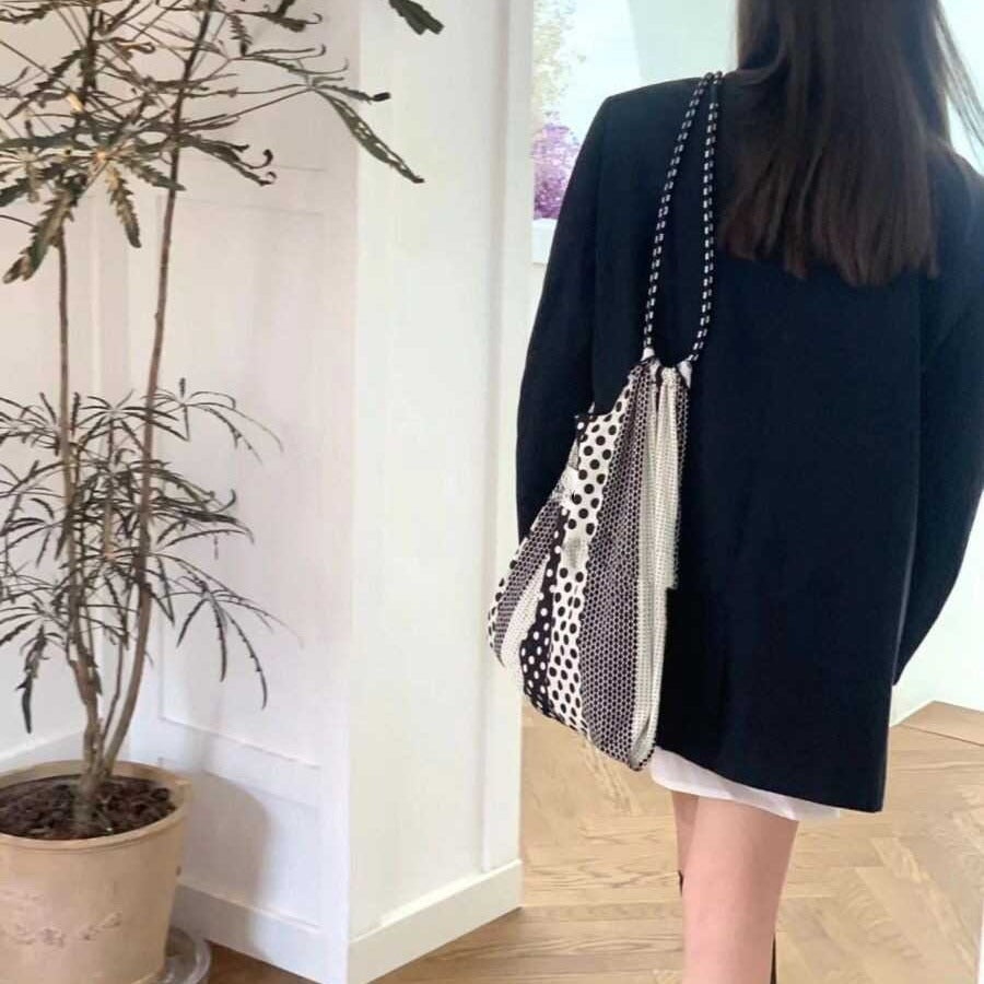 Polka dot tote bag, versatile portable shoulder bag, large-capacity environmentally friendly hobo bag for women