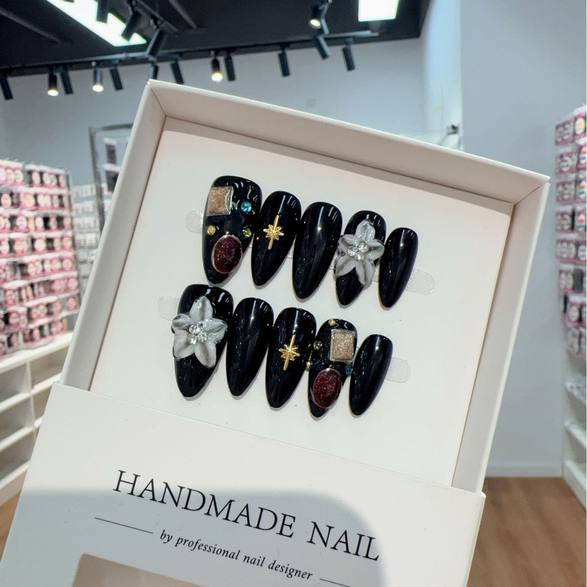 Dark Night Black Gold Carving Handmade Press on NailsGlittering Light Luxury Black White Premium