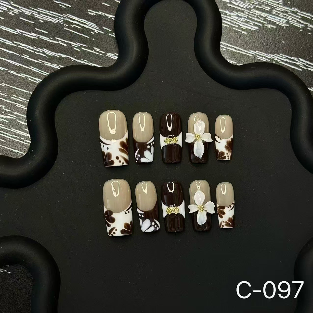 Hot-selling 3D Engraved Almond Nails Handmade Press on Nails Removable Nails