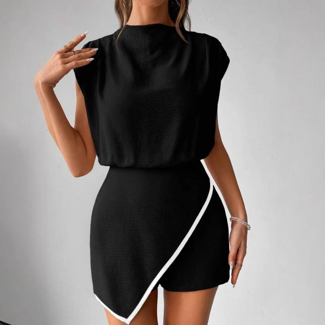 Fashion Women's Sleeveless Solid Short Jumpsuit – Minimalist Romper