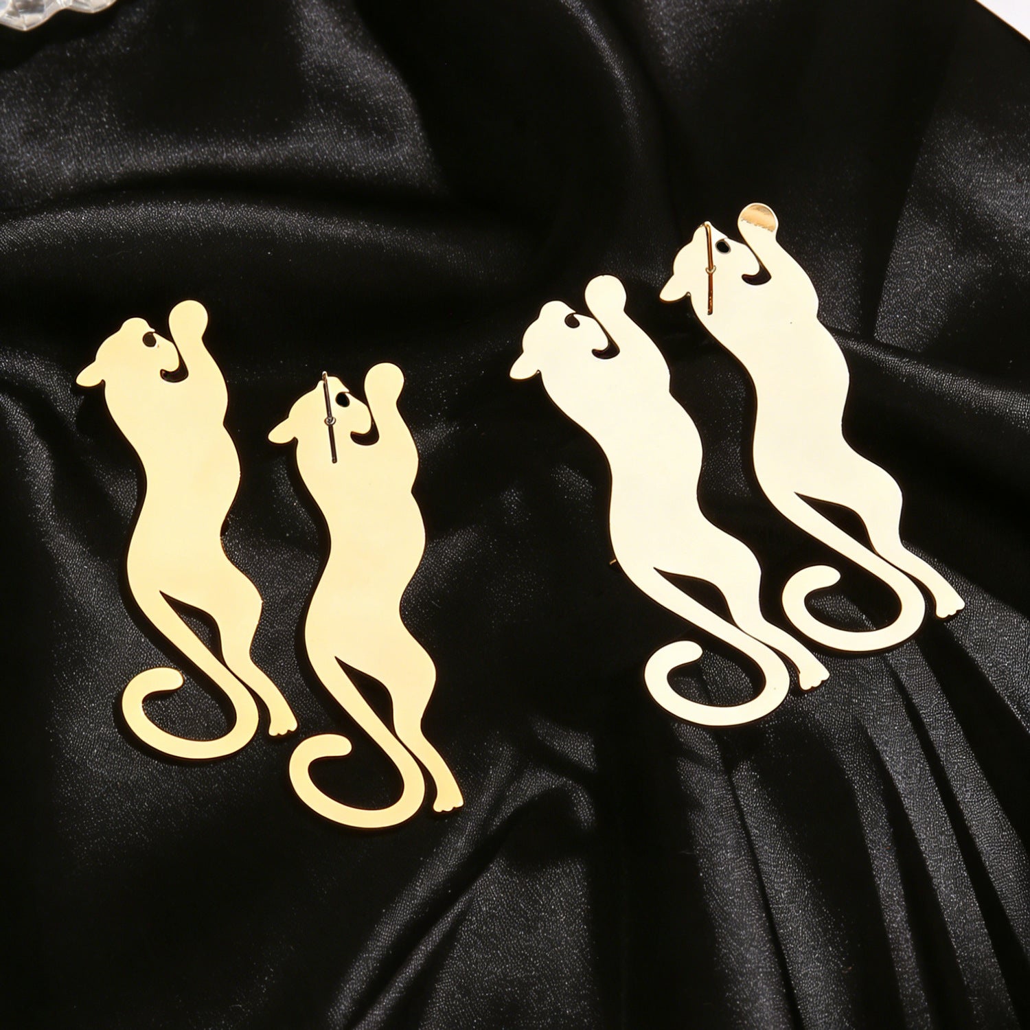 Personality Metal Leopard Stud Earrings High-End Exaggerated Cheetah Earrings