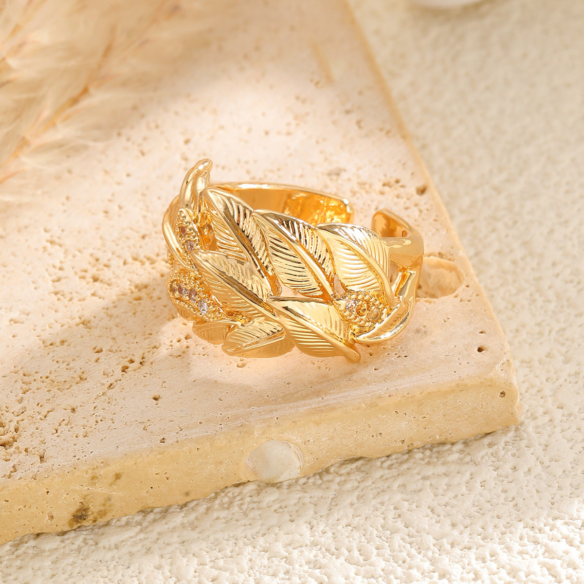 Luxury Leaf Texture Copper Inlaid Zircon Ring Gold Two-Tone Open Ring