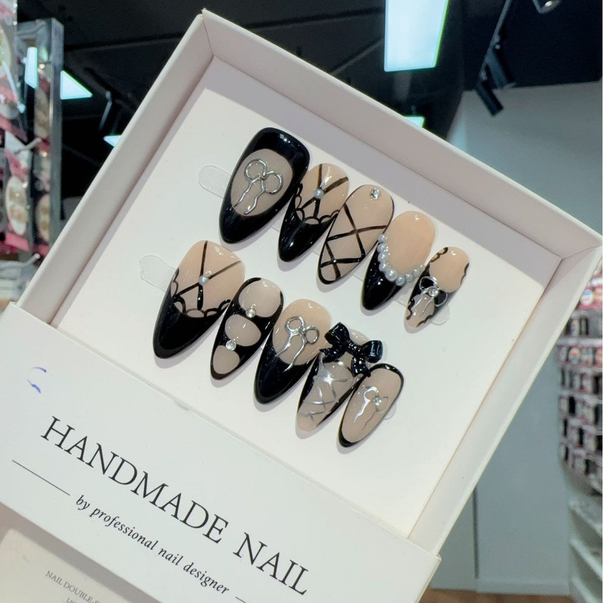 Wearing three-dimensional Handcrafted almond ice flower advanced phototherapy whitening nails spring and summer