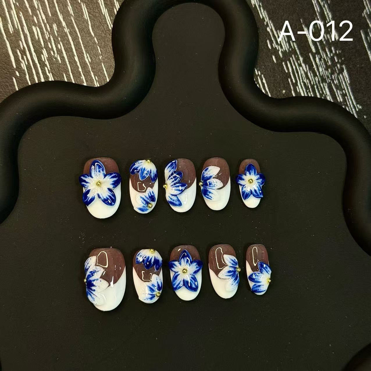 Original blue and white porcelain kneaded three-dimensional engraving Handmade Press on Nails wholesale