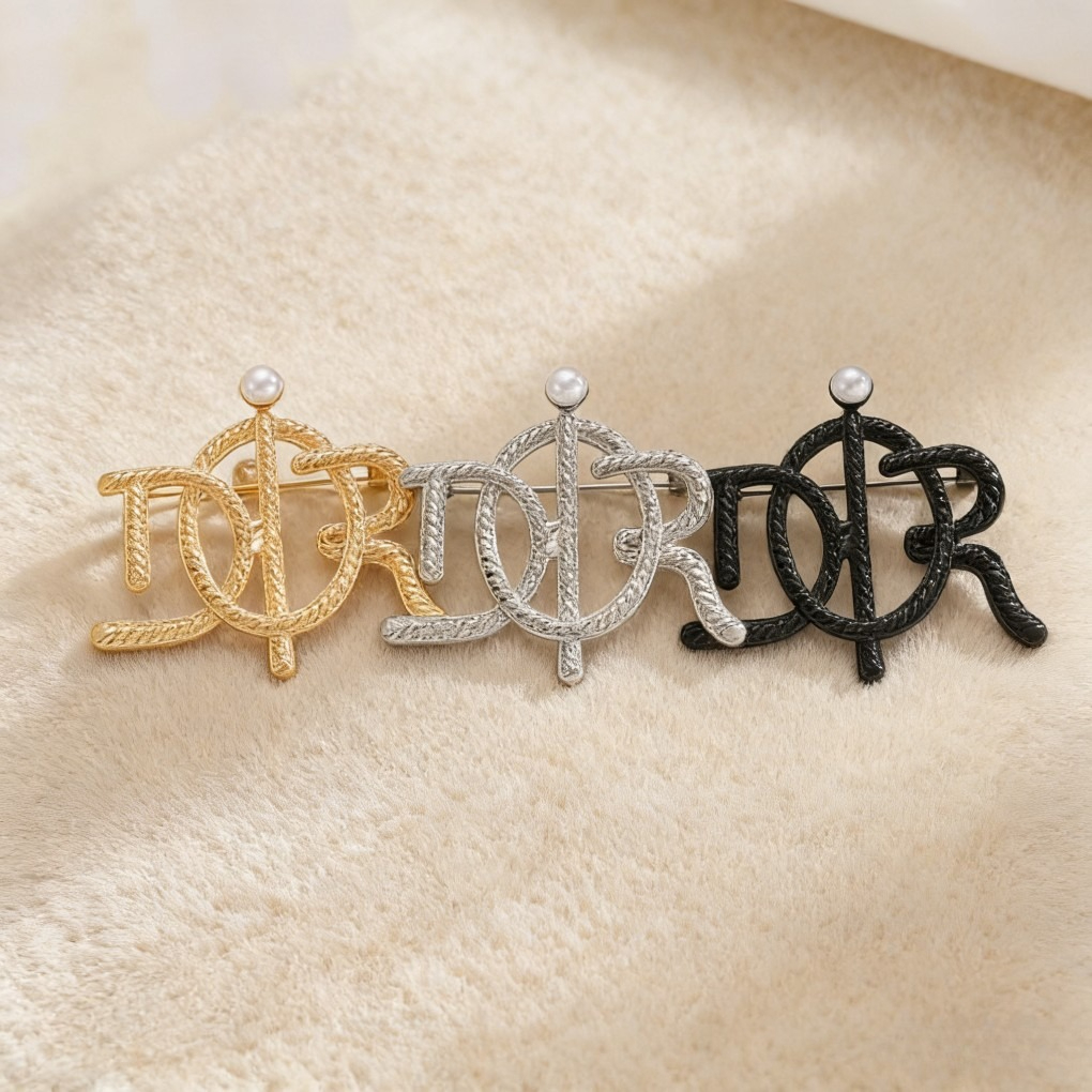 Vintage D Letter Twist Brooch