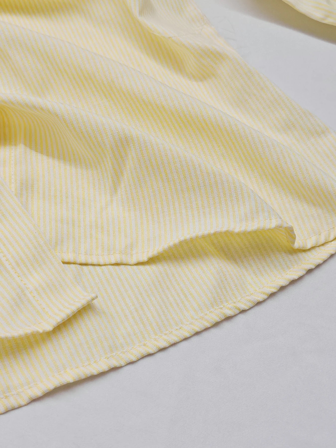 Short-sleeved shirt men's simple pinstripe high-end top summer loose and versatile new high-end men's shirt
