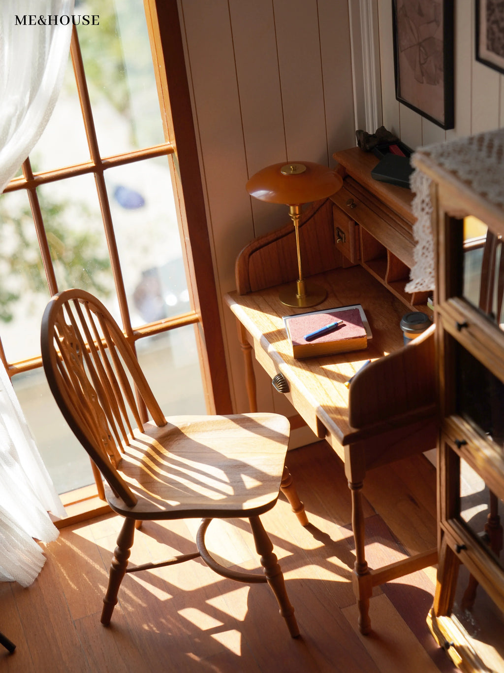 1/6  Dollhouse study Room Accessories  Mini Furniture Retro shutter desk