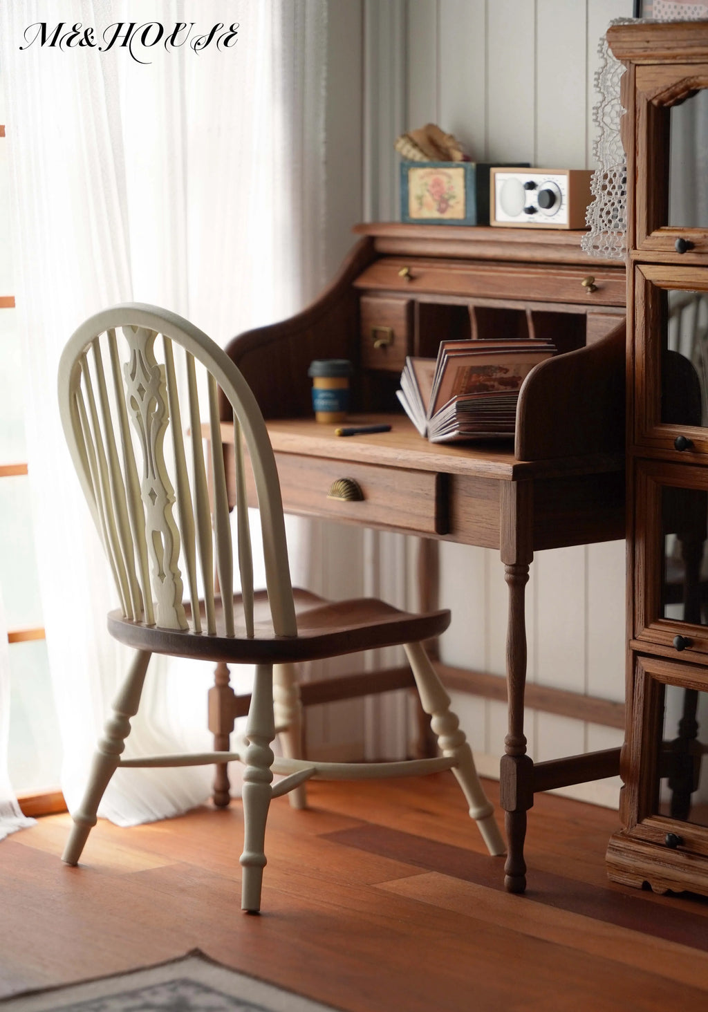 1/6  Dollhouse study Room Accessories  Mini Furniture Retro shutter desk