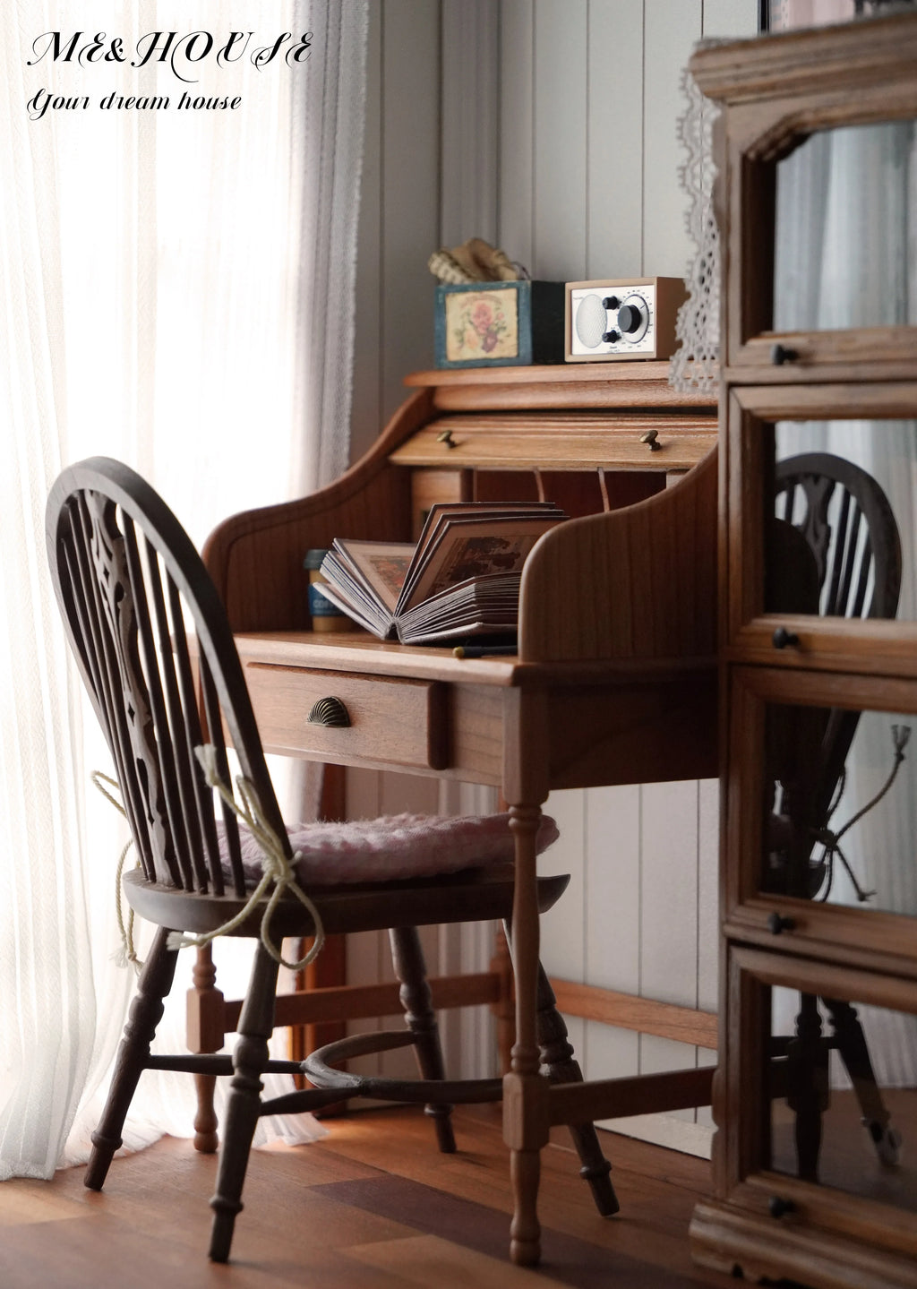 1/6  Dollhouse study Room Accessories  Mini Furniture Retro shutter desk