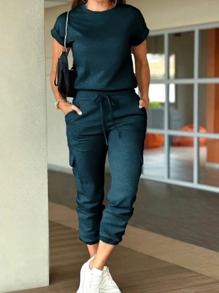 Set of workwear, short sleeved top, ankle tied pants set