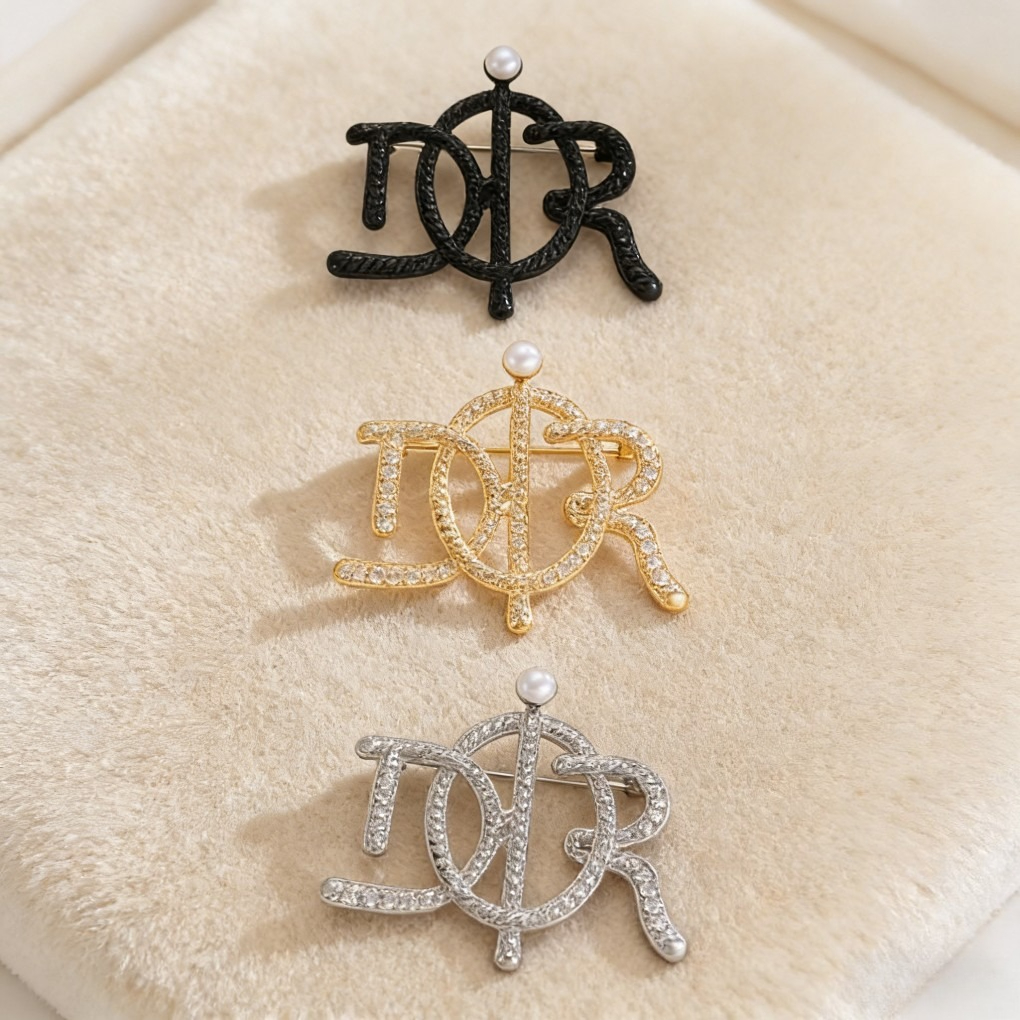 Vintage D Letter Twist Brooch