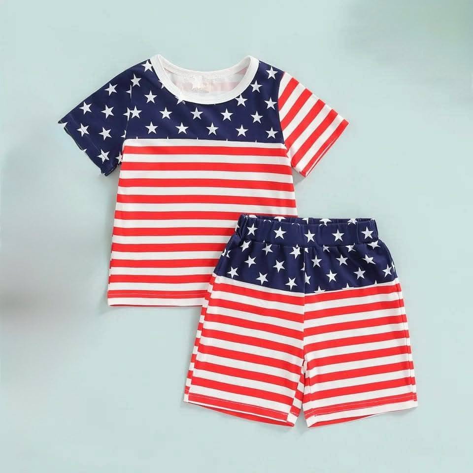 Boy's Patriotic Stars and Stripes Outfit - EveryNest