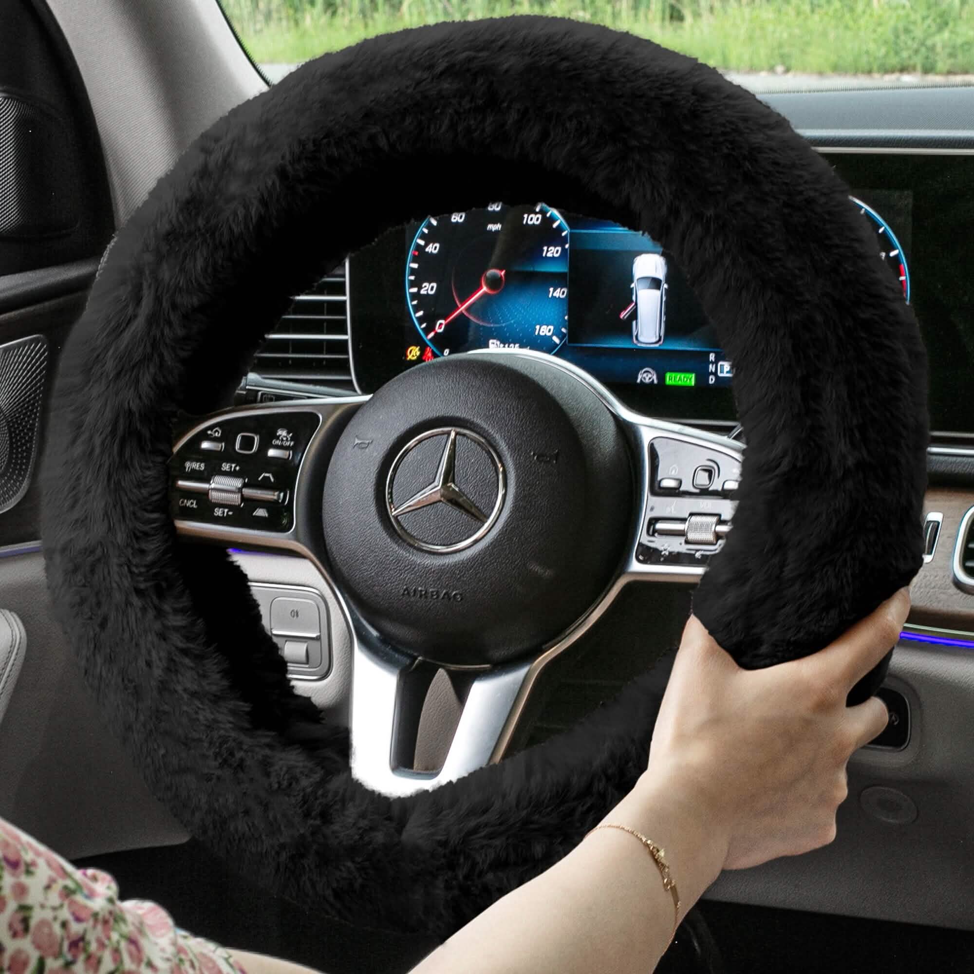 Doe16 Faux Rabbit Fur Steering Wheel Cover