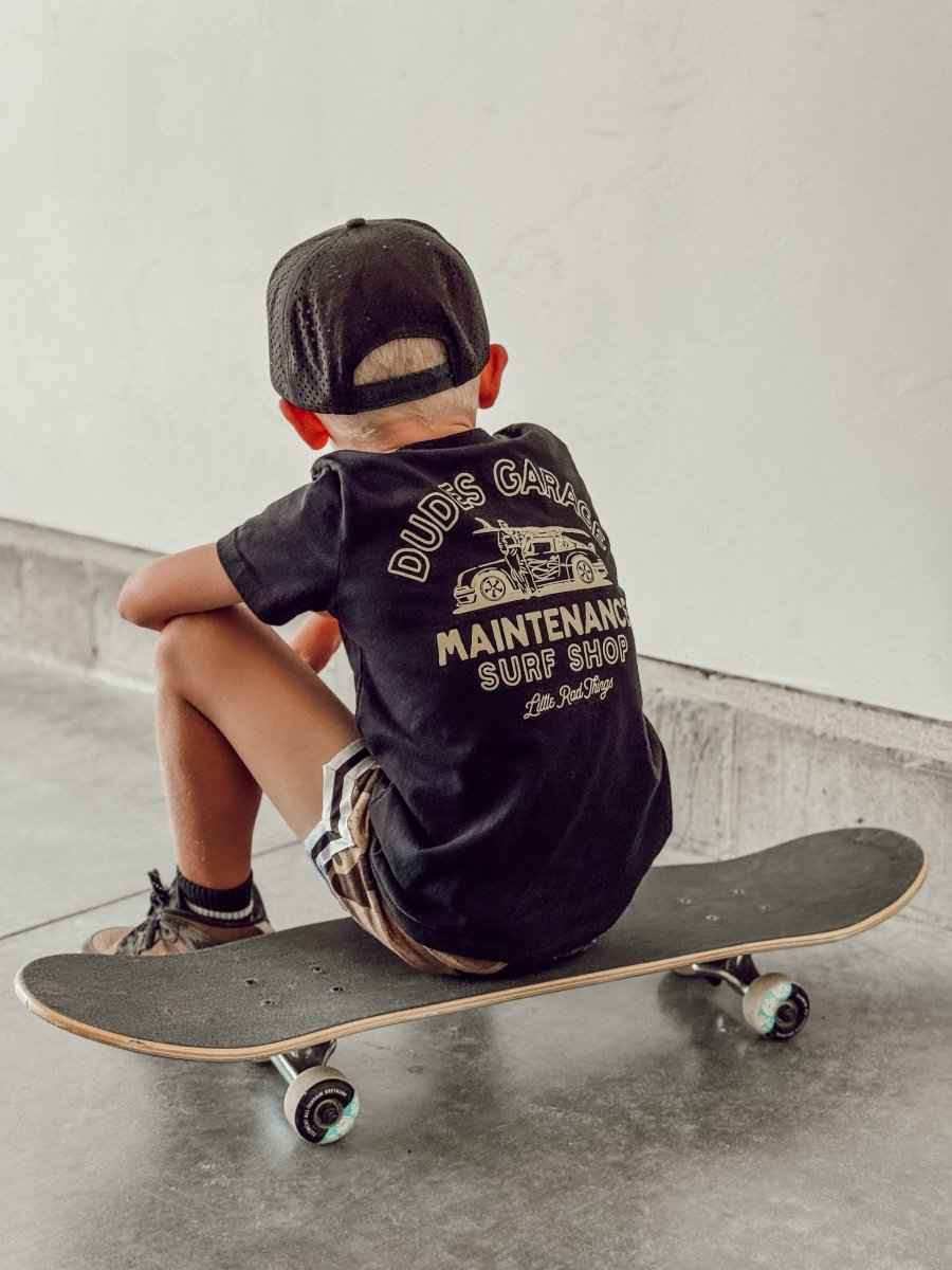 DUDES GARAGE TEE - BLACK