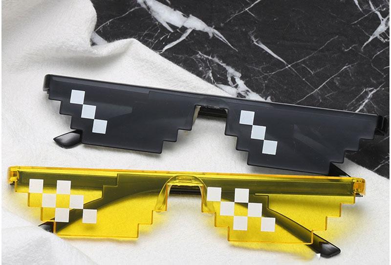 Funny Mosaic Sunglasses For Women New Elegant Vintage Small Frame Glasses For Lady New Retro Shape Metal Design Sunglasses, Men Women Glass 8 Bit Pixel Mosaic Glasses Photo Props Unisex Sunglass