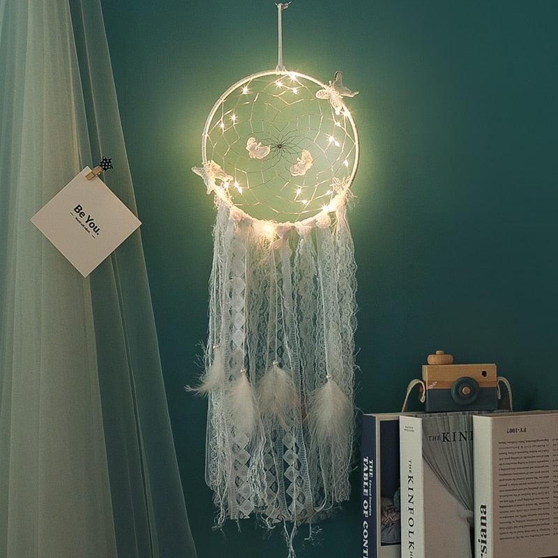 Handmade White Feather Dream Catcher Wind Chimes Hanging Ornaments Ceiling Decor Room Dream Net  Hanging Craft Gift Car Ornament Ribbons Feathers Wrapped Lights For Bedroom Decor Wedding Decorations