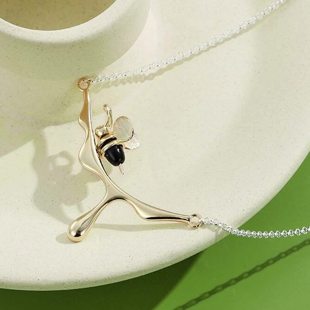 INALIS 925 Sterling Silver Pendant Cute Bee Agate Stone Luxurious Necklace