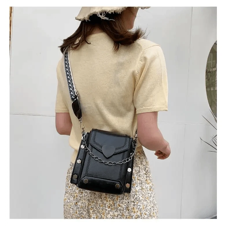Modern Elegant Stunning Heart-Shaped Women's Bag Cute Studded Shoulder Bag For Women And Girls