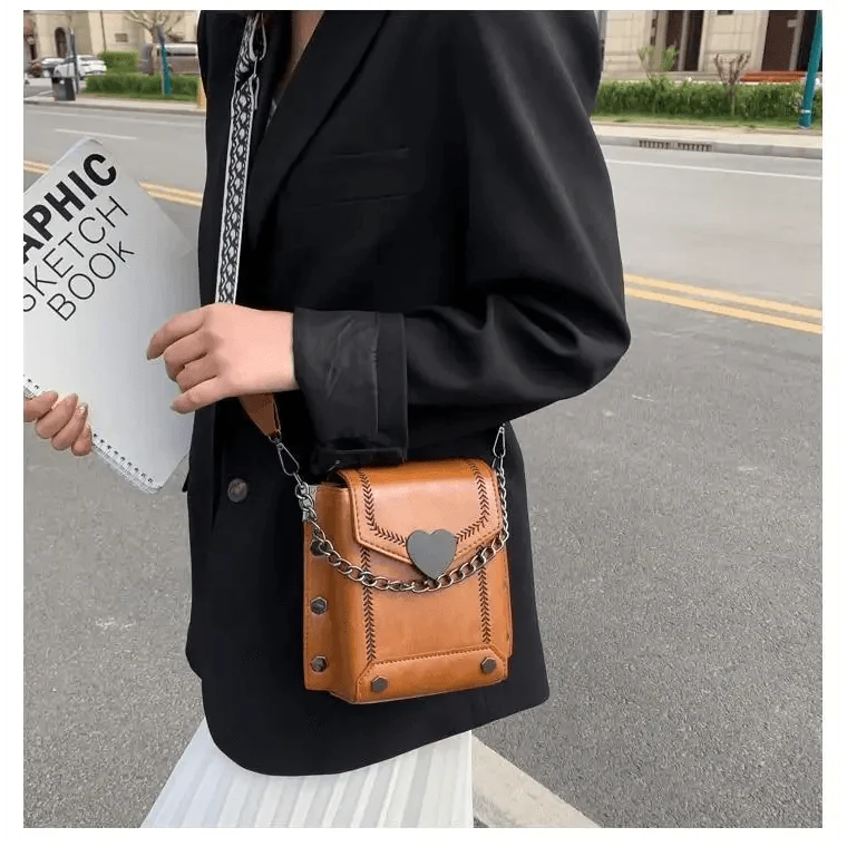 Modern Elegant Stunning Heart-Shaped Women's Bag Cute Studded Shoulder Bag For Women And Girls