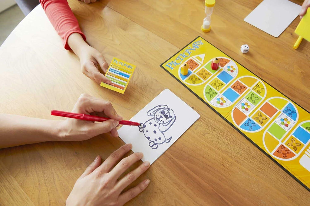 Mattel Pictionary DKD47 Board Game with Markers & Erasable Boards