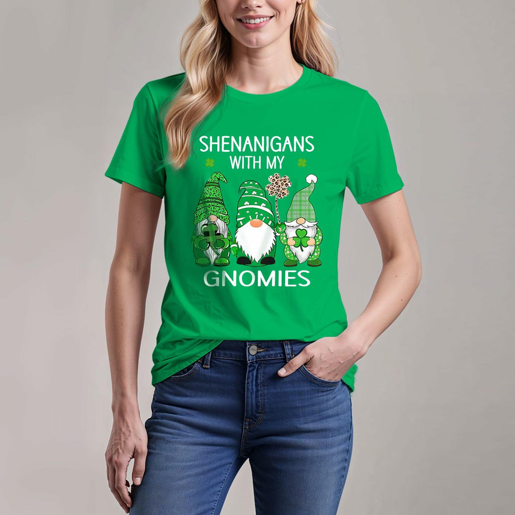 FLORENCE IISA St. Patrick's Day Lucky Shamrock & Gnomes T-Shirt Irishgreen XS