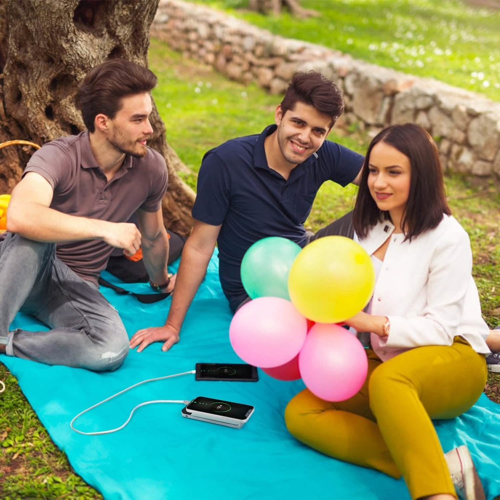 Qi Wireless Station 10000mAh Powerbank with 4 Modes Flashlight