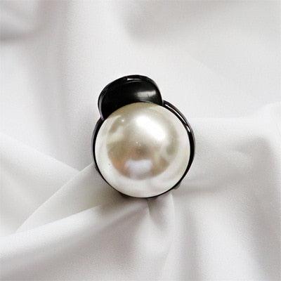 Sweet Mini Round Pearl Hair Clips for Women Girls Hair Claw Chic Barrettes Claw Crab Hairpins Styling Gorgeous Fashion Hair Accessories For Women