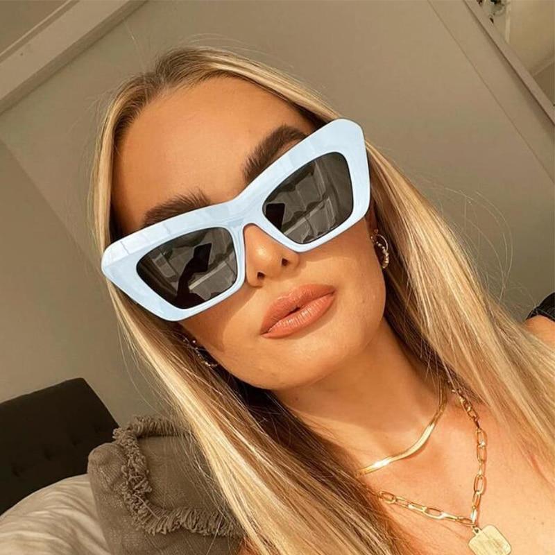 Vintage Style Blue Cat Eye Sun Glasses For Women New Square Shape Big Frame Sunglasses For Men New Luxury Branded Hip Hop Style Eyewear Oversize Frame Cateye Sun Glassses For Women