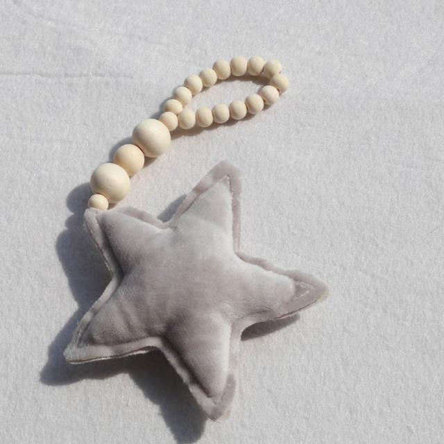 Wooden Beads Moon Star Heart Ornaments Dream Catcher Kids Room Decoration Wall Hanging Girls Baby Tents Handmade Wall Hanging Decor Home Gifts for Girls Gifts for Women