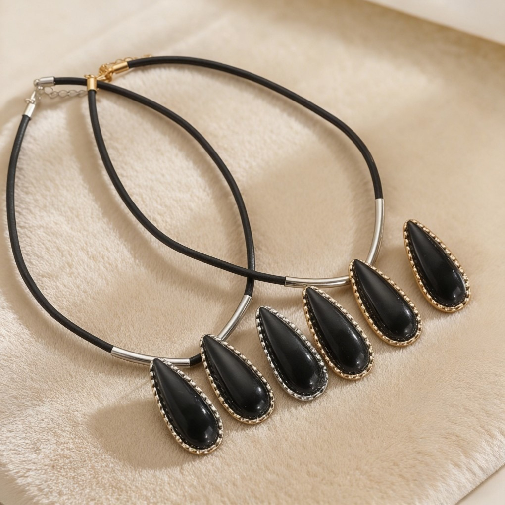 Vintage Black Drop Pendant Necklace & Earrings Set